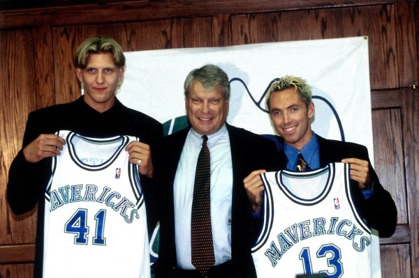 US News: Nowitzki cho biết anh không chắc anh có thể nhận được hợp đồng thứ hai hay không khi lần đầ