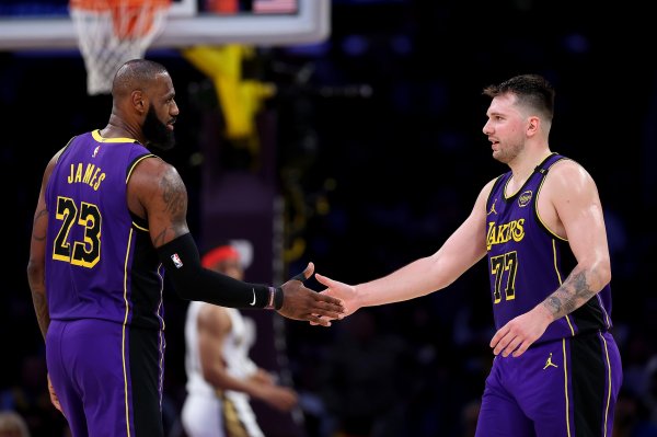 James: Chơi cả mùa với Doncic là động lực để tôi tiếp tục thi đấu trong mùa thứ 23