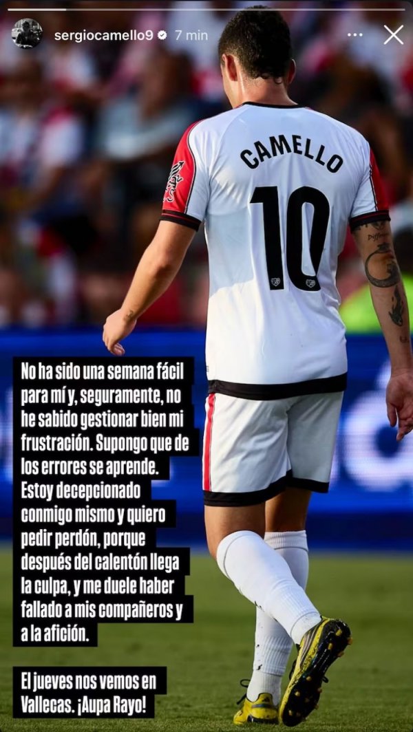 Tiền đạo của Vallecano đã được gửi đi với một thẻ đỏ để mắng Manzano. Phương tiện truyền thông xã hộ